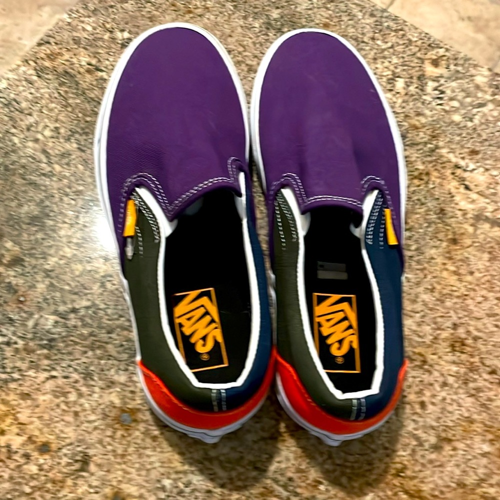 Van’s Slipon Classic Skateboarding Shoe Size 7.5 Men’s